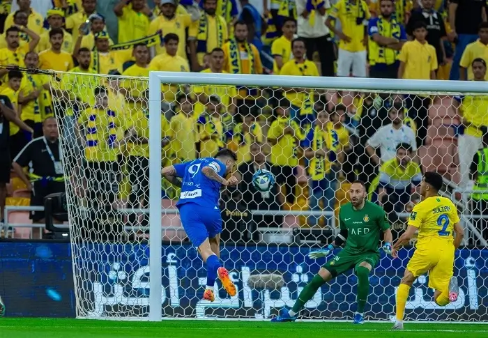 الهلال يحصد ثلاثية تاريخية بعد فوزه على النصر في نهائي كأس خادم الحرمين الشريفين