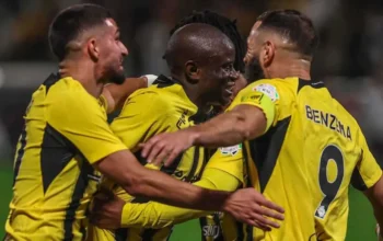 الاتحاد ضد الفتح في دوري روشن السعودي 2025-2026